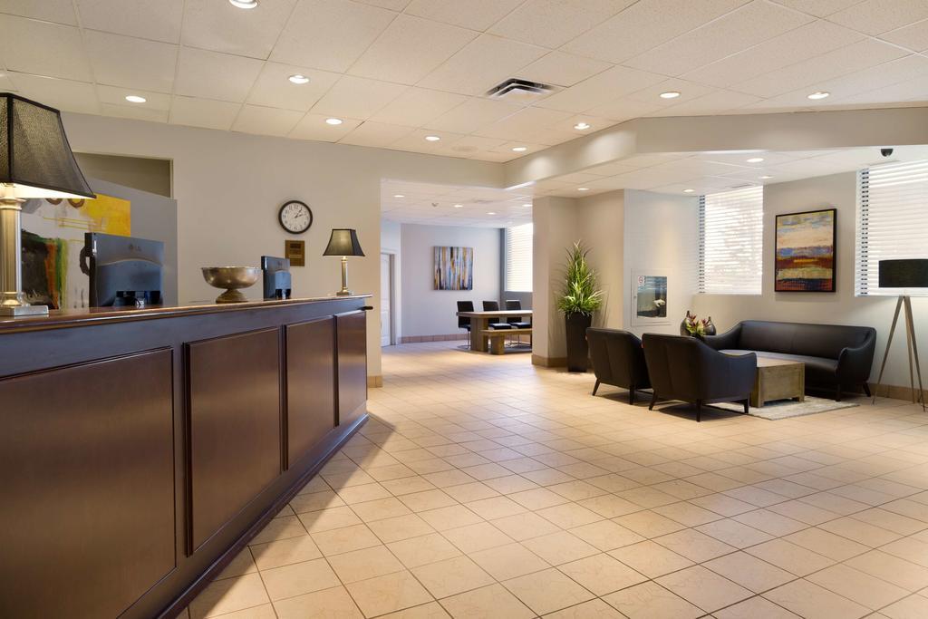 Travelodge Calgary Macleod Trail מראה חיצוני תמונה